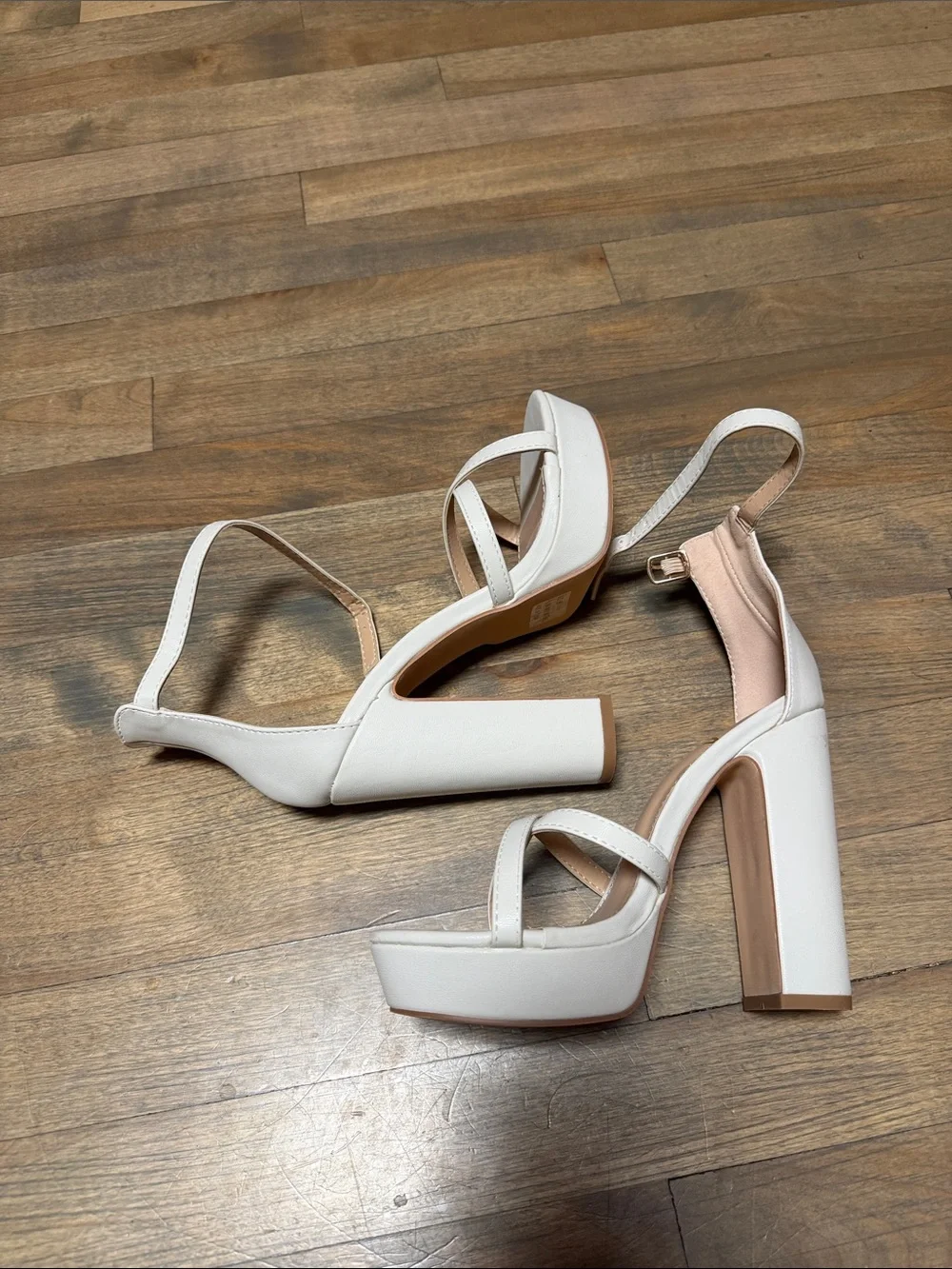 Lulus Dale Platform Heel